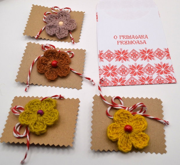 11 martisoare crosetate flori din lana la pret redus (Lot 15f )