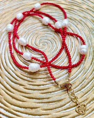 Colier lung / dublu coral rosu & perle albe baroc