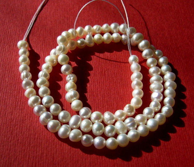 Perle de cultura aprox 4-4.5 mm - sir de lungime 35 cm