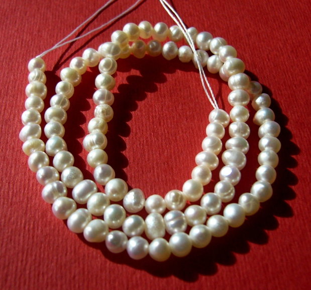 Perle de cultura aprox 4-4.5 mm - sir de lungime 35 cm