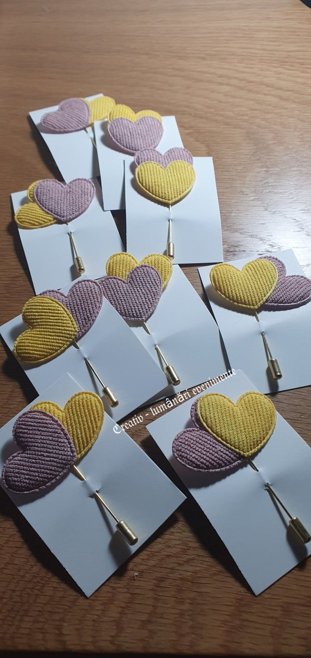 Mărțișoare tip-broșă, handmade, cu pin lung