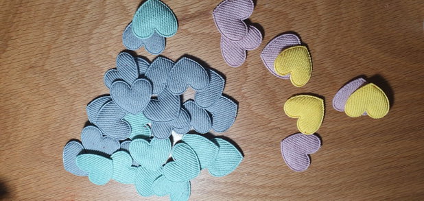 Mărțișoare tip-broșă, handmade, cu pin lung