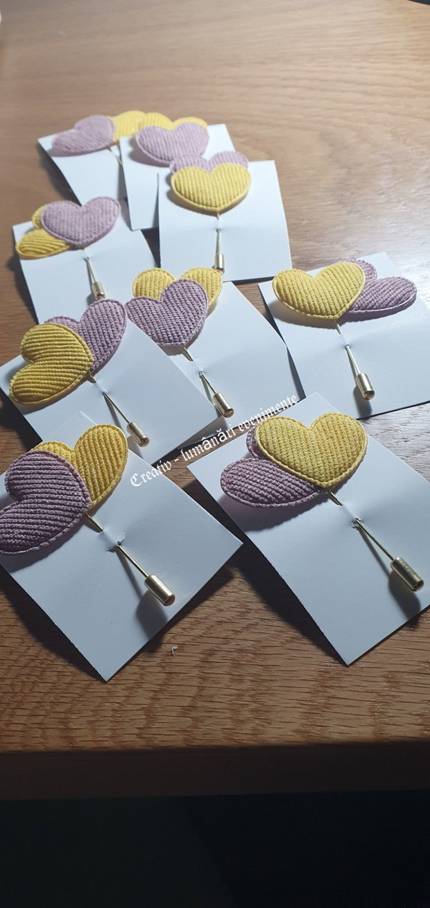 Mărțișoare tip-broșă, handmade, cu pin lung