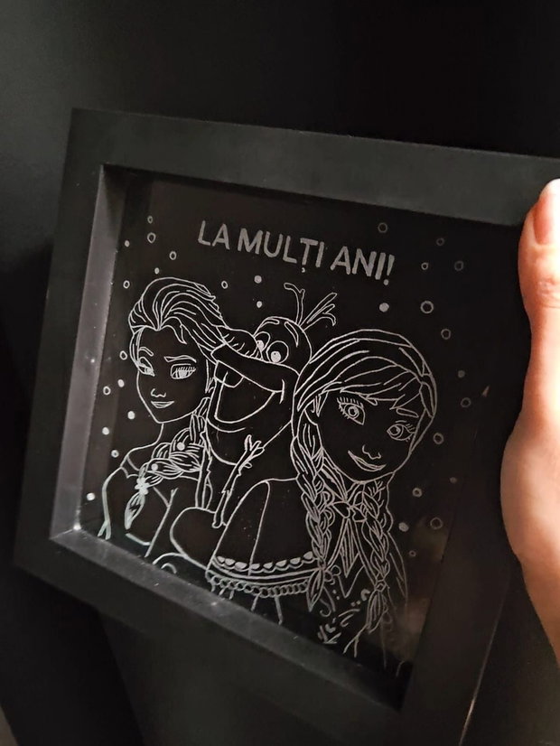 Lampă LED cu geam din STICLA - Cadou - La Mulți Ani - FROZEN - ELSA, ANA & OLAF - Gravata Manual