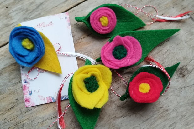 Brosa floare cu frunza, martisor