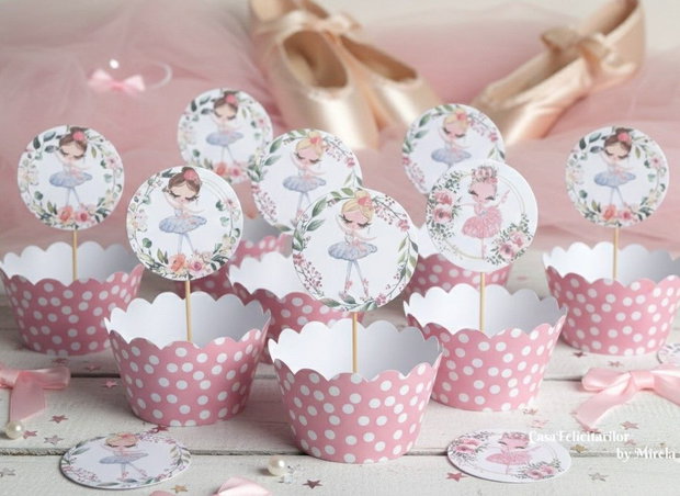 Toppere balerina și elemente florale