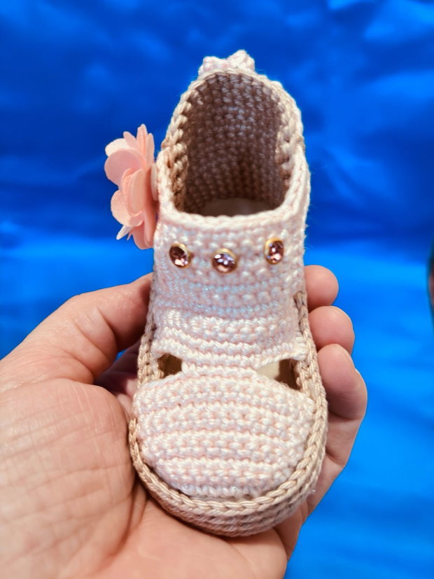 Pantofiori bebeluși croșetați handmade Eleganță delicată pentru primii pași | ElaD by Elenas Craft