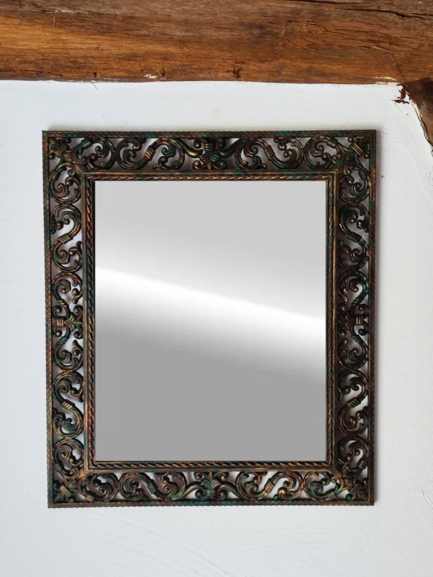 Oglinda cu rama decorativa-Reflexii în ramă patinată