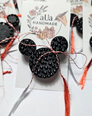 Mărțișor Broșă Mickey Mouse din Lemn  Cadou Handmade pentru Fetițe