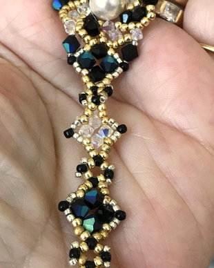 Bratara cu o perla si biconice Swarovski