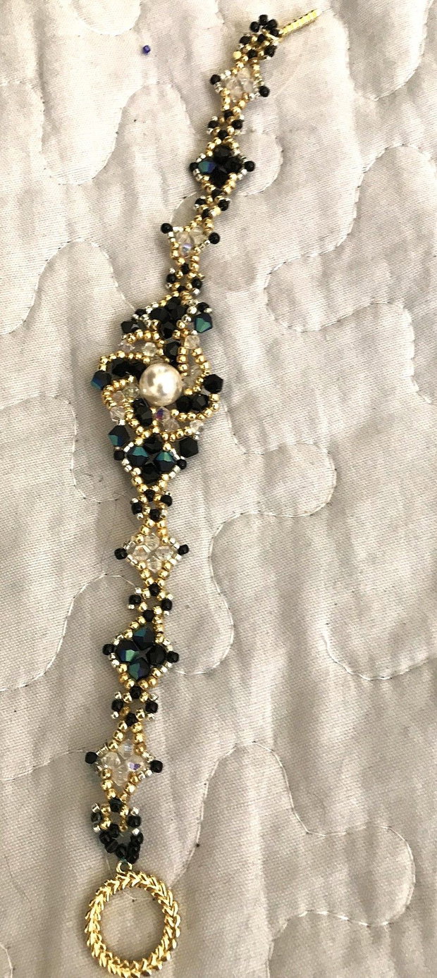 Bratara cu o perla si biconice Swarovski