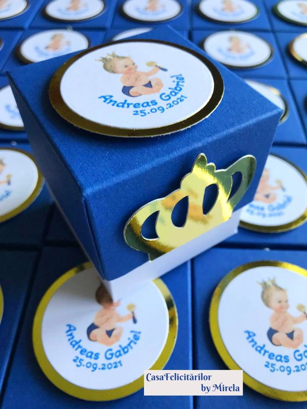 Cutii mărturii botez Micul Prinț decorate cu decupaj coronita aurie