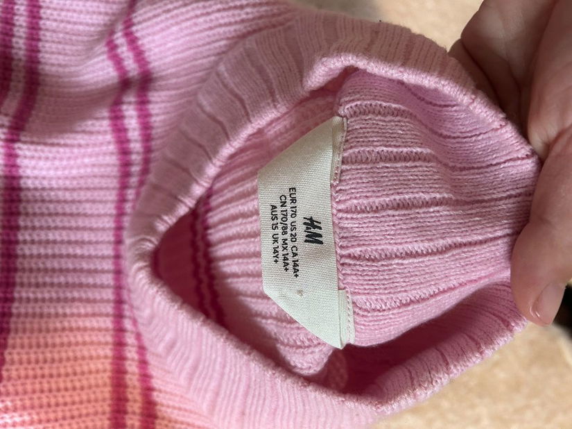 Pulover roz H&M mărimea S