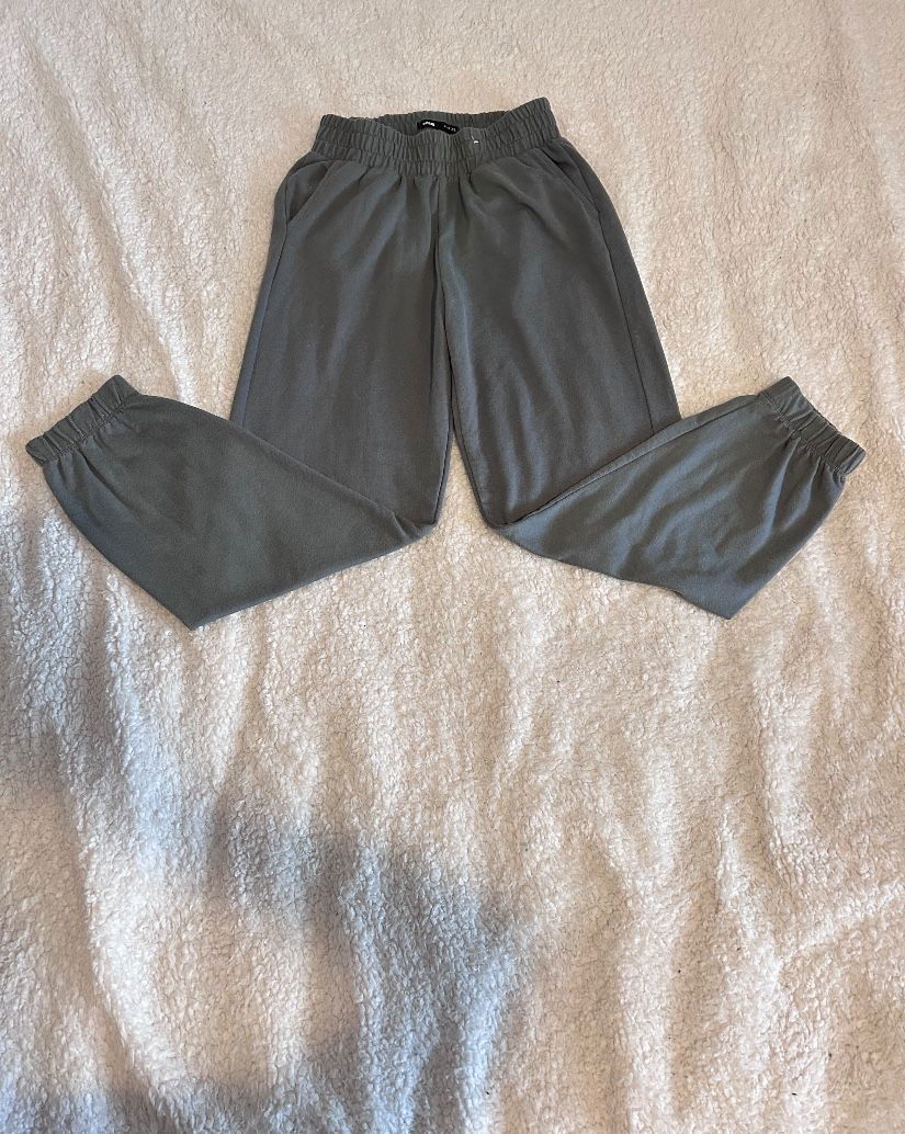 Pantaloni sport Sinsay