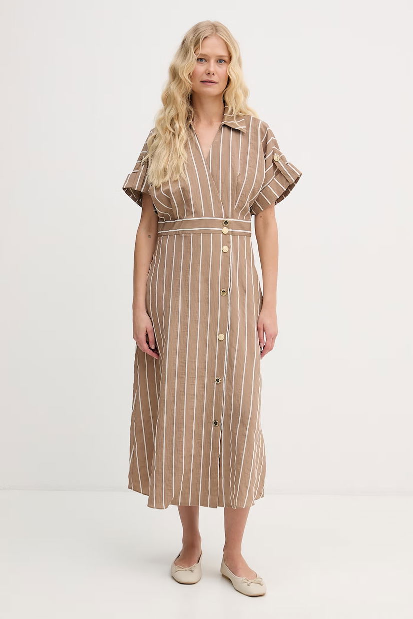 Lola Casademunt rochie