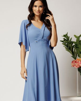 Rochie midi bleu din voal in clos cu decolteu