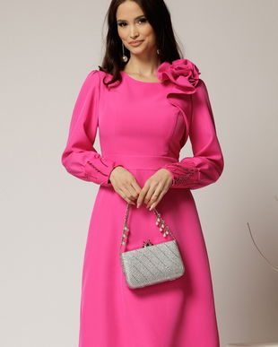 Rochia DY Fashion fucsia cu mansete din paiete si funda ampla pe umar