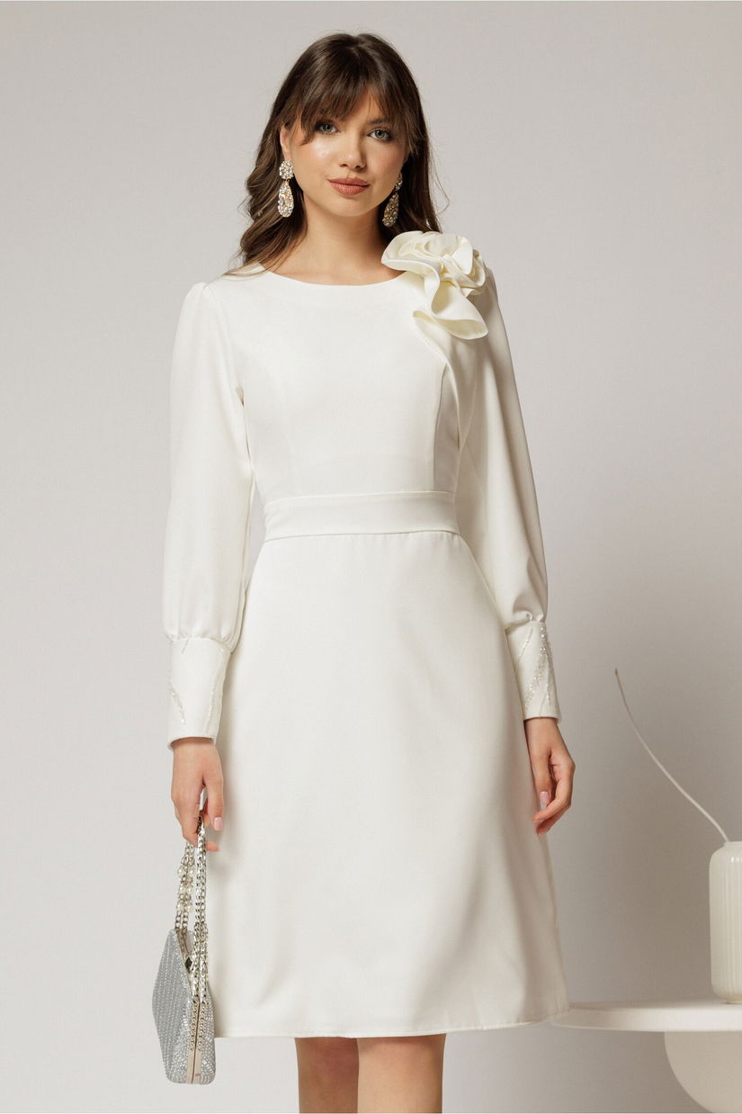 Rochia DY Fashion alba cu mansete din paiete si funda ampla pe umar