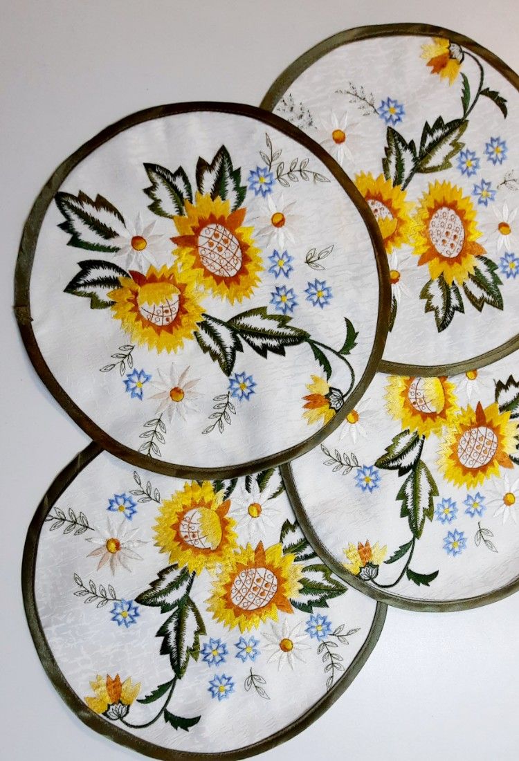 Set de mileuri brodate