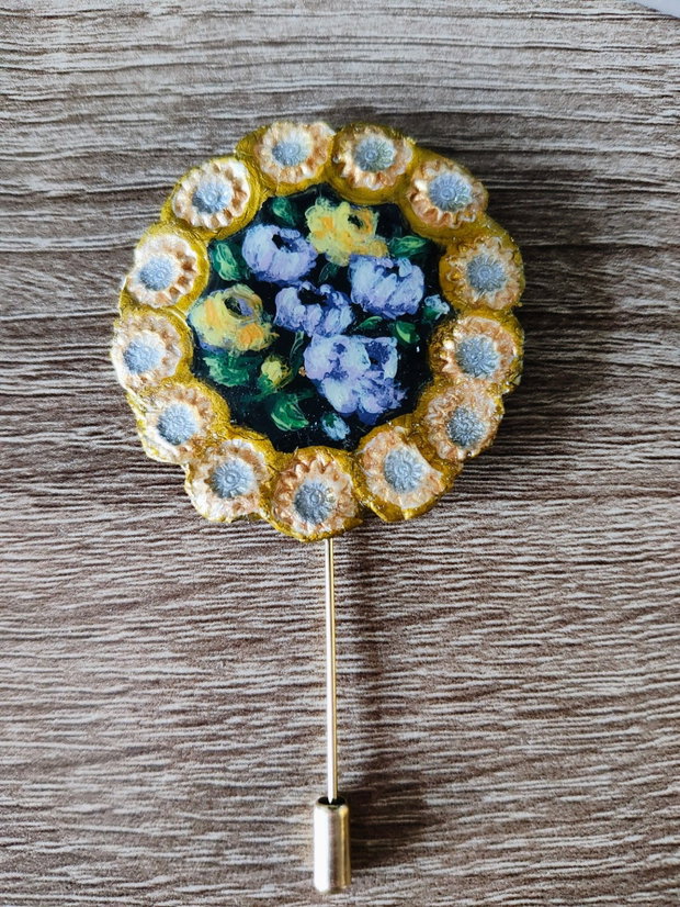 Brosa pin din lut pictata