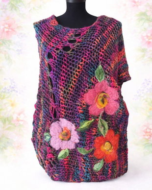 Poncho cu flori impaslite
