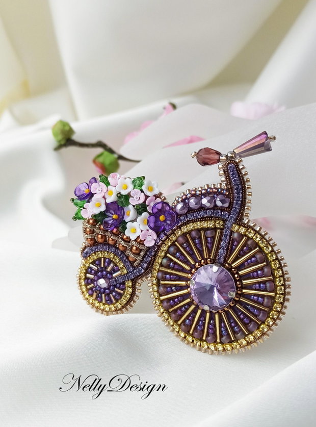 "Retro chic" - brosa broderie manuala