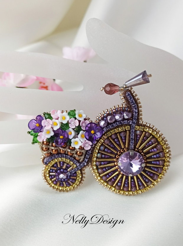 "Retro chic" - brosa broderie manuala