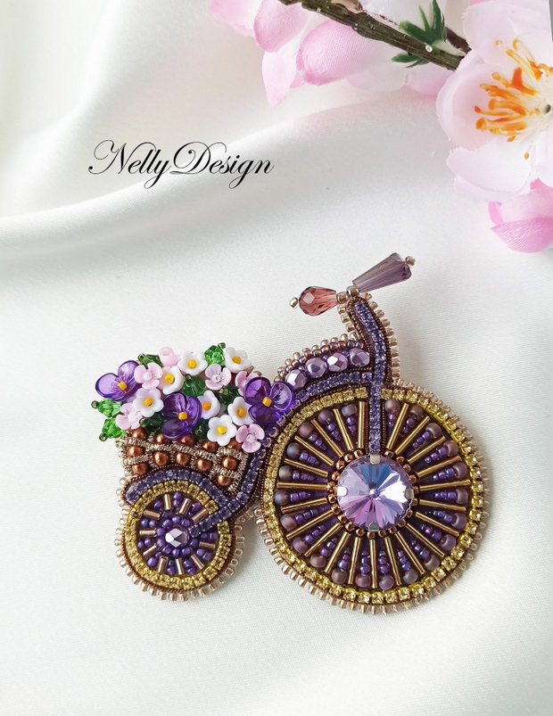 "Retro chic" - brosa broderie manuala