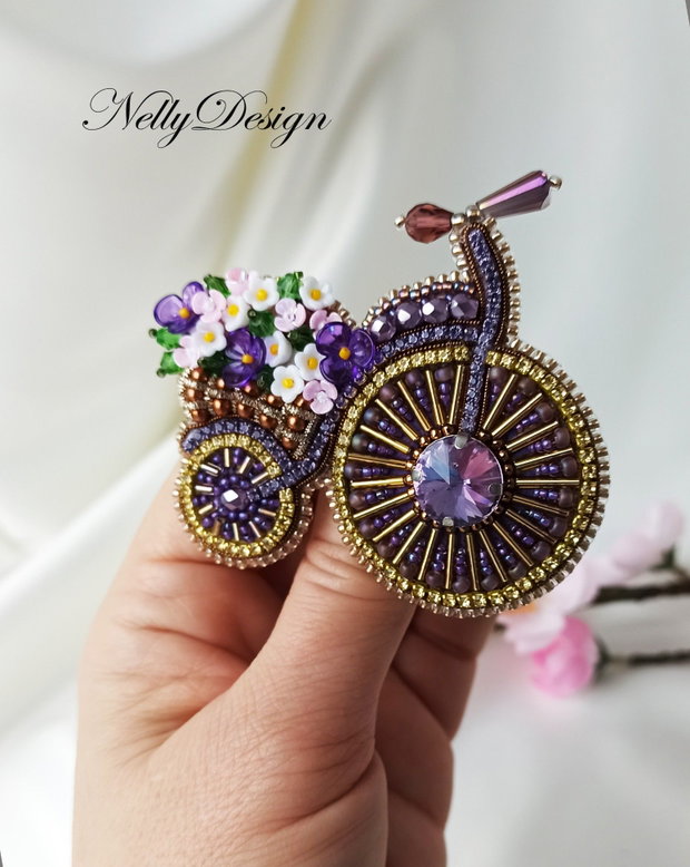 "Retro chic" - brosa broderie manuala