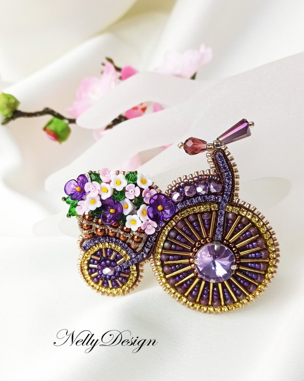 "Retro chic" - brosa broderie manuala