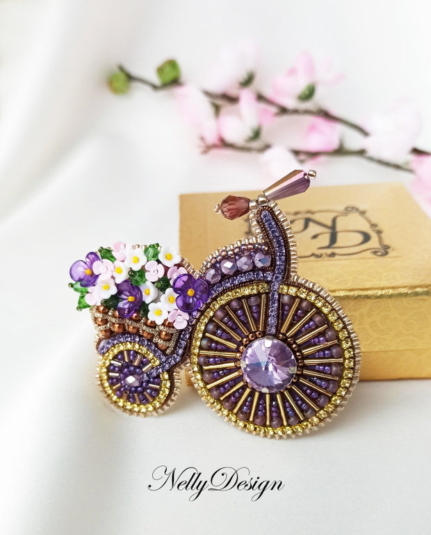"Retro chic" - brosa broderie manuala