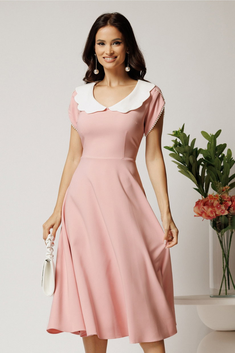 Rochie midi roz din stofa in clos cu guler alb si perle margelute la maneci