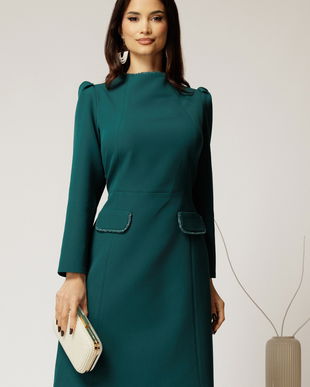 Rochie scurta verde cu aplicatii la decolteu