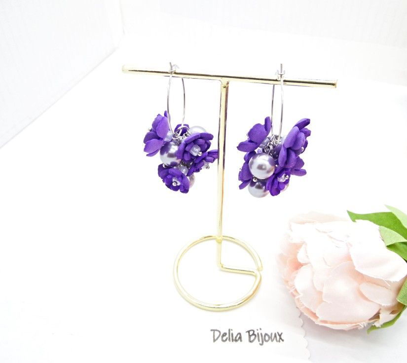 Cercei handmade, lungi cu flori mov si perle lila (cod1396)