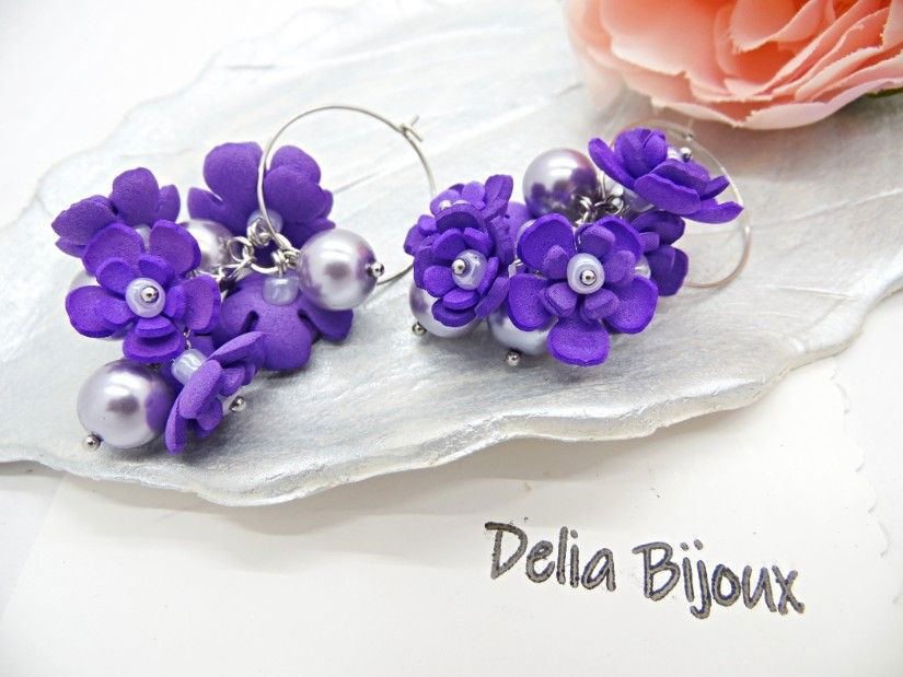 Cercei handmade, lungi cu flori mov si perle lila (cod1396)