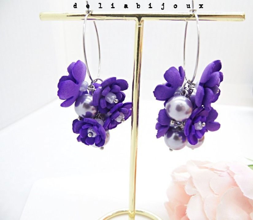 Cercei handmade, lungi cu flori mov si perle lila (cod1396)