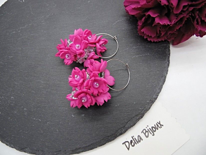 Cercei handmade, lungi cu flori ciclam (cod1393)
