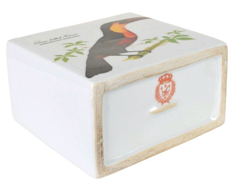 Cutie din portelan decorata cu tucan