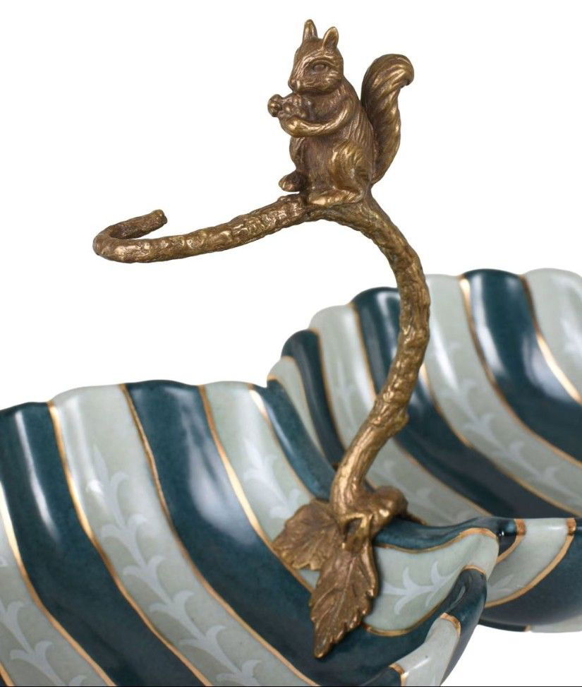 Fructiera dubla din portelan Craquelle cu veverita din bronz