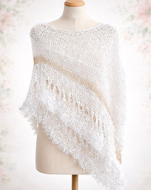Poncho tricotat din fire chic