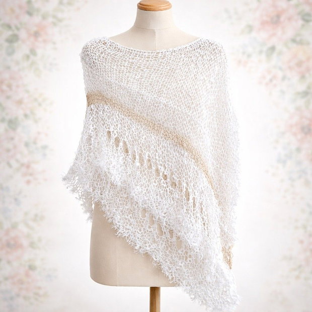 Poncho tricotat din fire chic