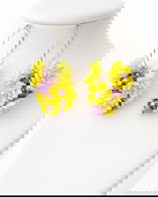 Cercei handmade, lungi cu flori galbene si perle (cod1397)