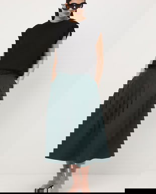 Medicine fustă cu crăpătură