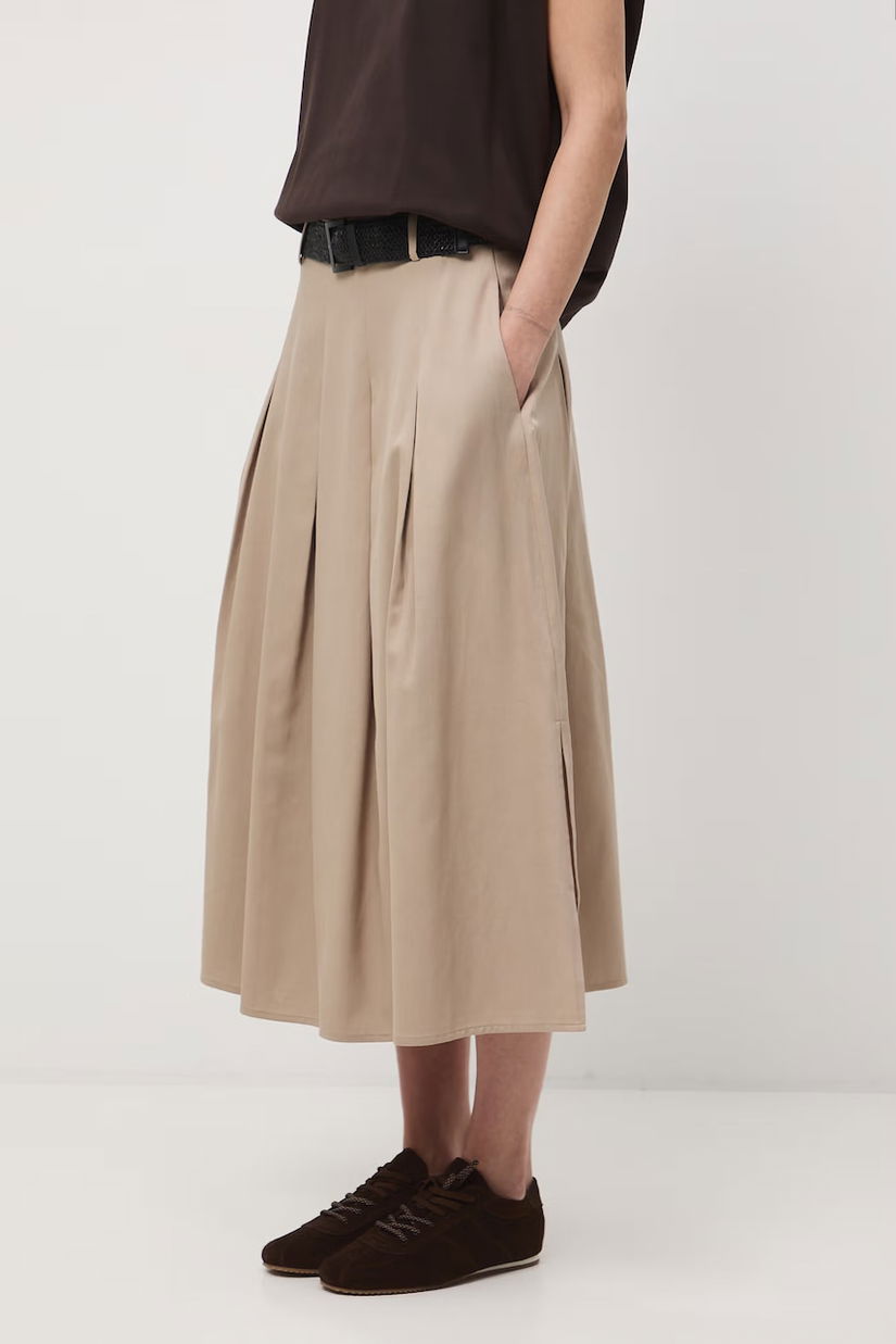 Medicine fustă cu crăpătură