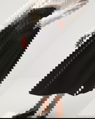 Medicine fustă cu crăpătură