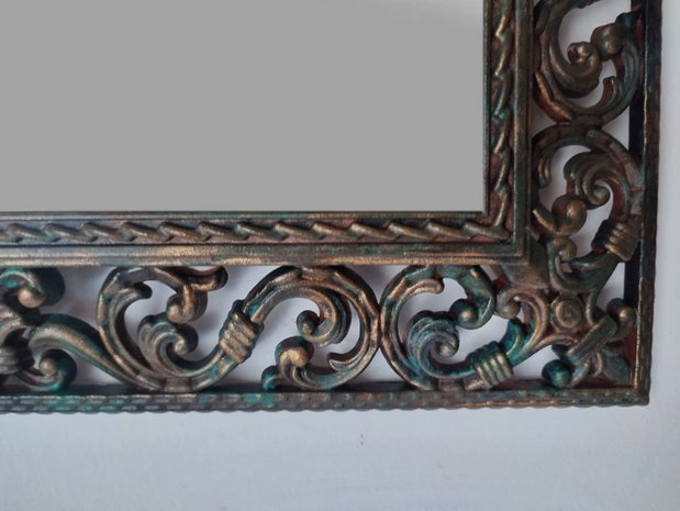 Oglinda cu rama decorativa-Reflexii în ramă patinată