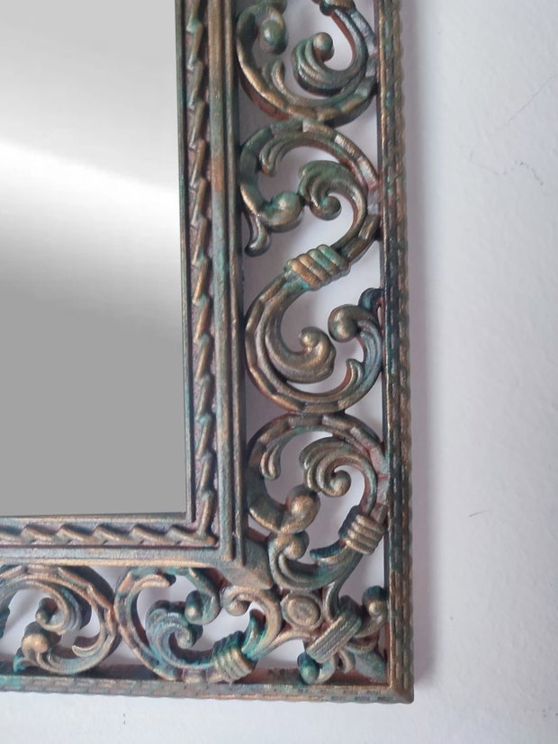 Oglinda cu rama decorativa-Reflexii în ramă patinată