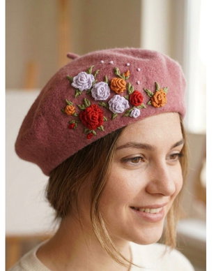 Bască cu broderie