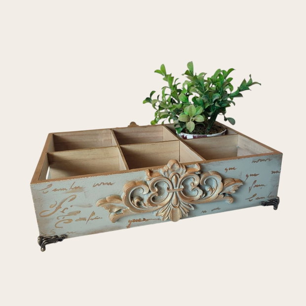 Organizator vintage cu detalii rafinate