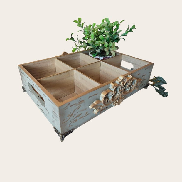 Organizator vintage cu detalii rafinate